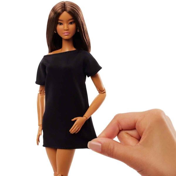 BARBIE BASICS İKONİK KOLEKSİYON BEBEKLER-KUMRAL KISA SAÇLI