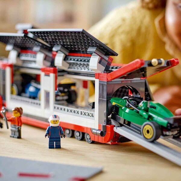 LEGO CITY F1 KAMYON RB20 VE AMR24