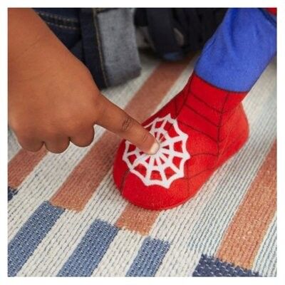 DANS EDEN SPIDERMAN