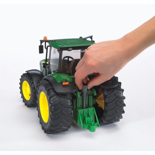 JOHN DEERE TRAKÖTR