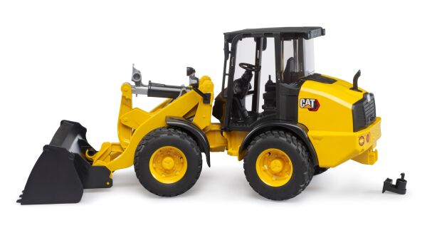 BRUDER CATERPİLLAR TEKERLEKLİ YÜKLEYİCİ