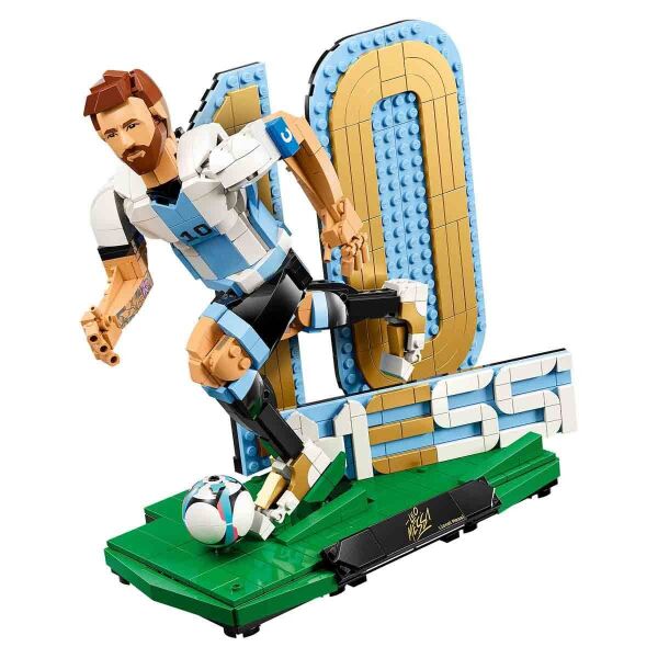 LEGO MESSİ HEYKELİ