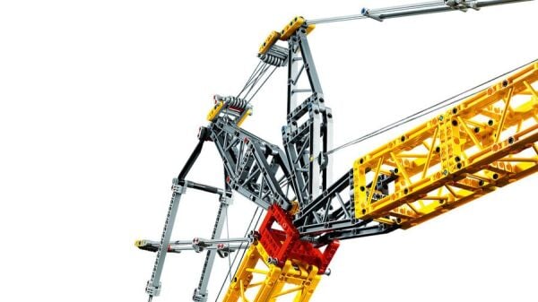LEGO TECHNİC LİEBHERR PALETLİ VİNÇ