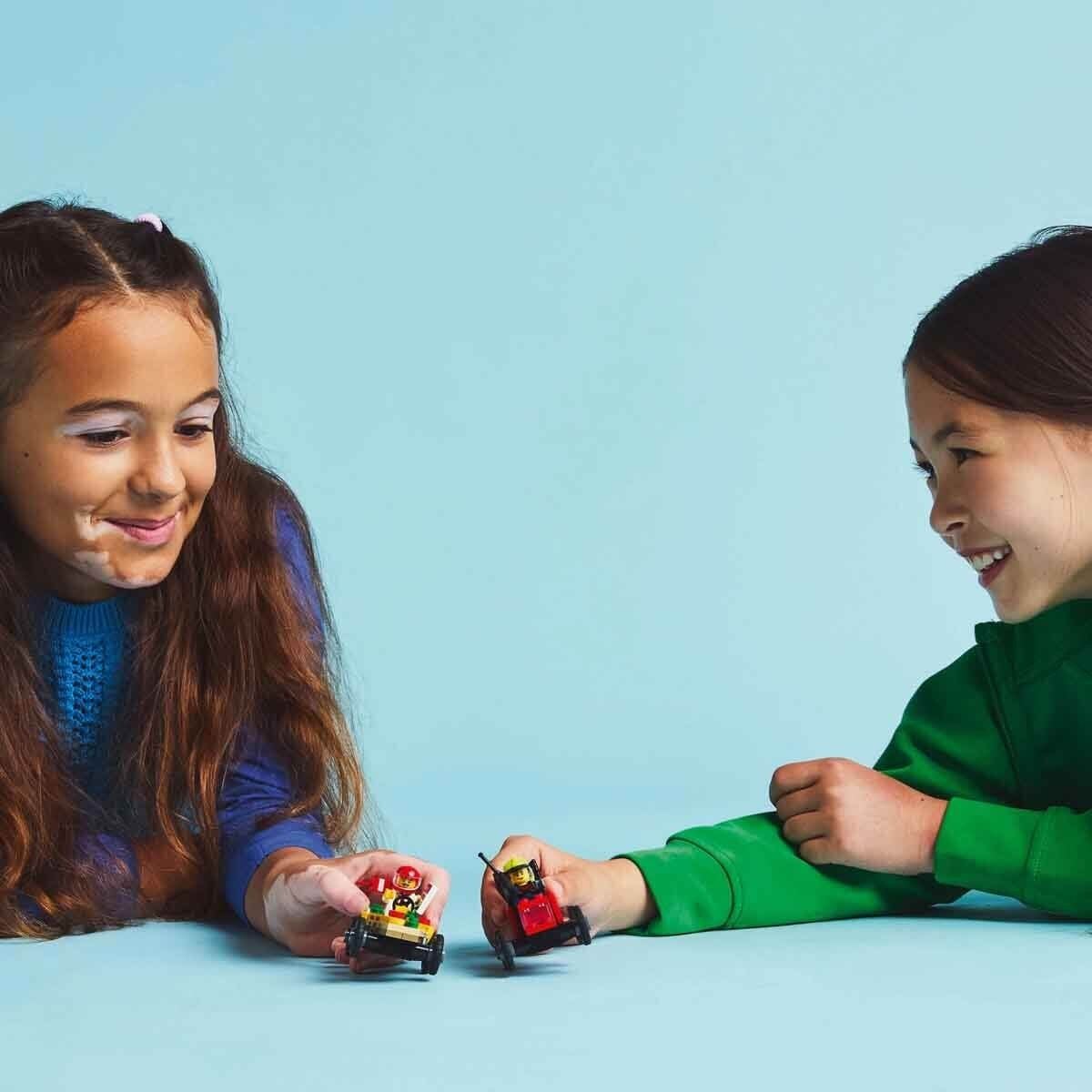 LEGO CITY PİZZA İTFAİYE VE YARIŞ ARABASI