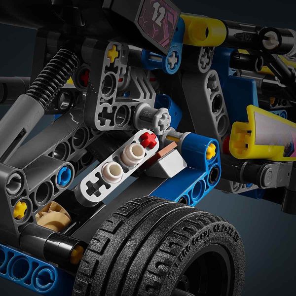 LEGO TECHNİC ARAZİ YARIŞ ARABASI