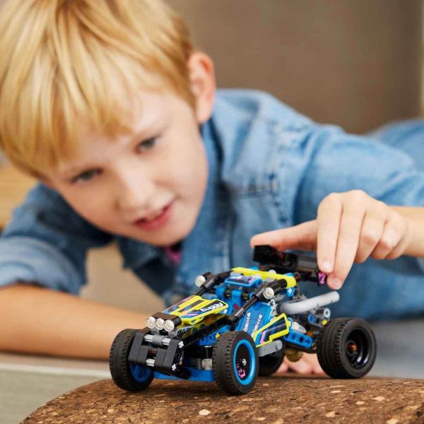 LEGO TECHNİC ARAZİ YARIŞ ARABASI