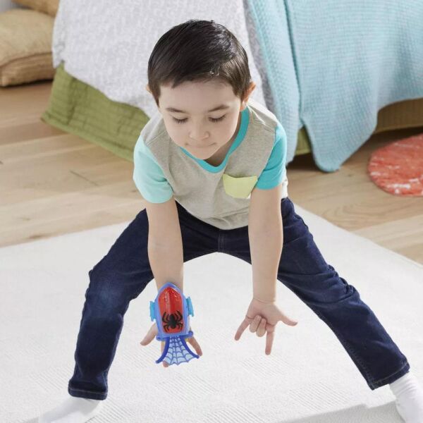 SPIDEY AND HIS AMAZİNG