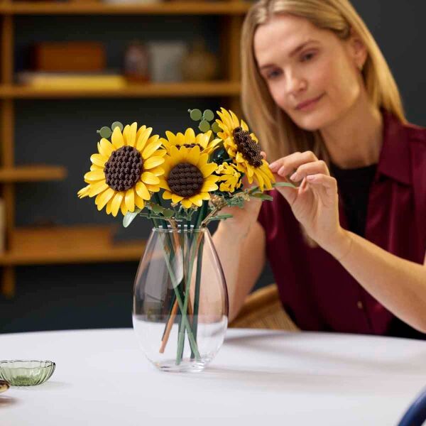 LEGO BOTANICALS AYÇİÇEĞİ BUKETİ