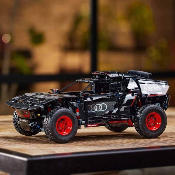 LEGO TECHNIC AUDİ RS Q