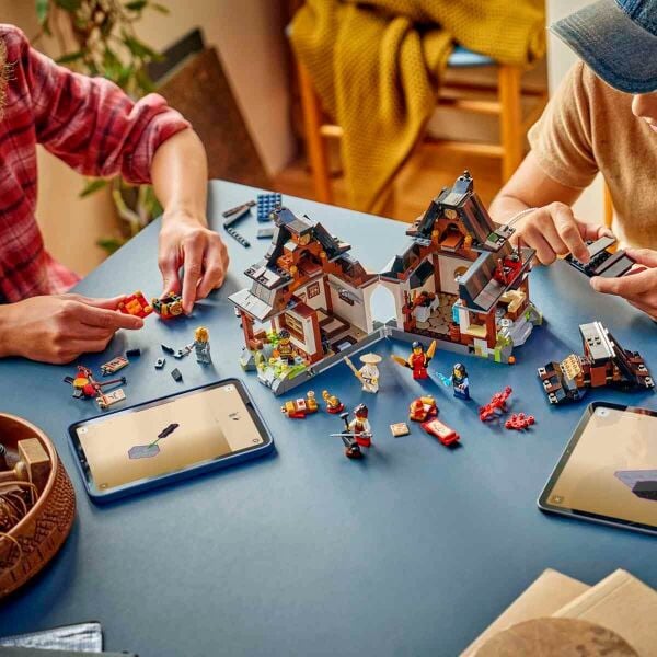 LEGO  NİNJAGO DÇRT SİLAH DEMİRCİSİ 15. YIL DÖNÜMÜ