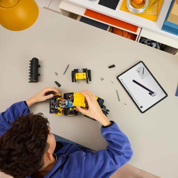 LEGO TECHNİC VOLVO L120 ELEKTRİKLİ YÜKLEYİCİ