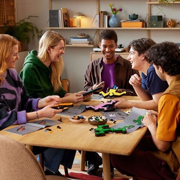 LEGO İCONS KEİTH HARİNG DANS EDEN FİGÜR