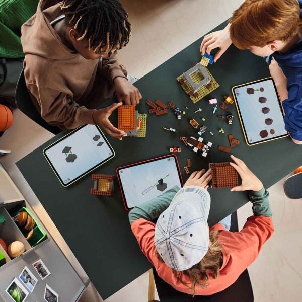 LEGO MİNECRAFT PİLLAGER KARAKOLU VE RAVAGER