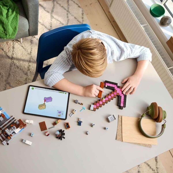 LEGO MİNECRAFT KAZMA MADENİ 530 PRÇ.