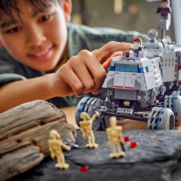 LEGO STAR WARS - REPUBLİC JUGGERNAUT 813 PRÇ PRÇ +9 YAŞ