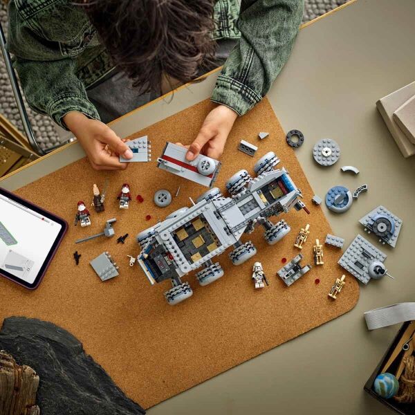 LEGO STAR WARS - REPUBLİC JUGGERNAUT 813 PRÇ PRÇ +9 YAŞ