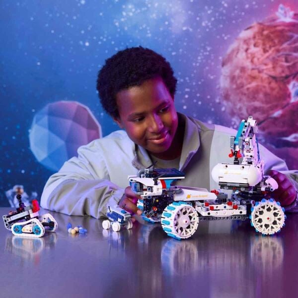 LEGO TECHNİC LUNAR OUTPOST AY GEZEGENİ UZAY ARACI 1082 PRÇ. +10 YAŞ