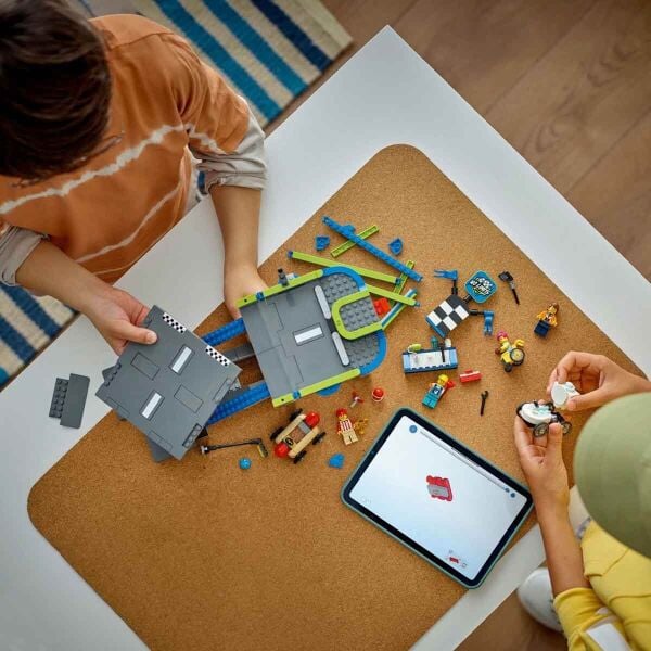 LEGO CITY LİMİT YOK YARIŞ RAMPASI