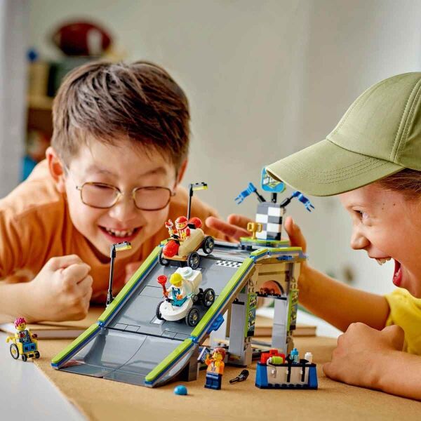 LEGO CITY LİMİT YOK YARIŞ RAMPASI
