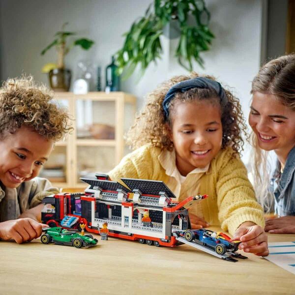 LEGO CITY F1 KAMYON RB20 VE AMR24