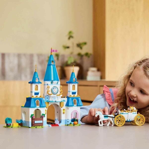 LEGO DISNEY SINDIRELLA ŞATO VE AT TAŞIYICI
