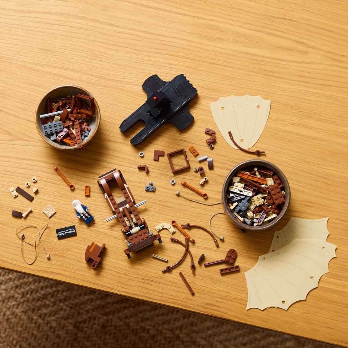 LEGO ICONS LEONARDO DA VİNCİ'NİN UÇAN MAKİNESİ