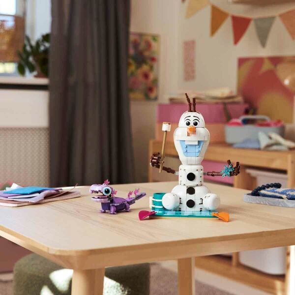 LEGO DİSNEY OLAF VE BRUNİNİN PİKNİK EĞLENCESİ