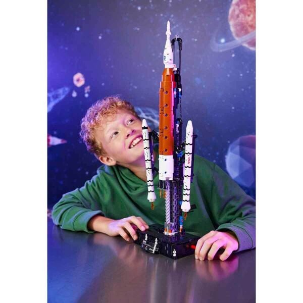 LEGO TECHNIC NASA ARTEMIS UZAY FIRLATMA SİSTEMİ ROKETİ