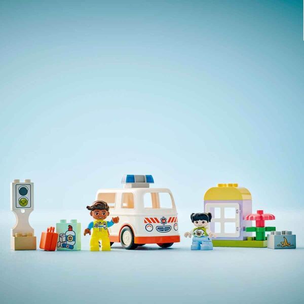 LEGO AMBULANS VE SÜRÜCÜ