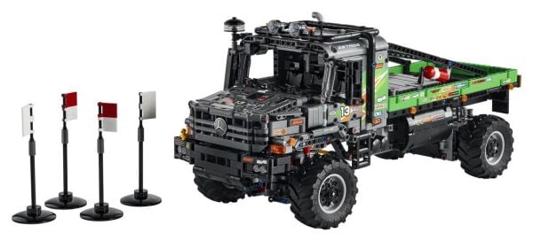 LEGO TECHNİC 4X4 MERCEDES-BENZ ZETROS