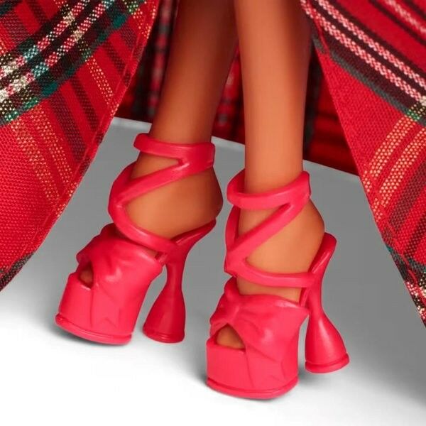 HOLİDAY DOLL LATİNA
