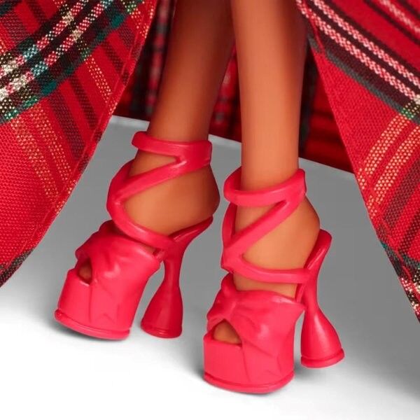 HOLİDAY DOLL LATİNA