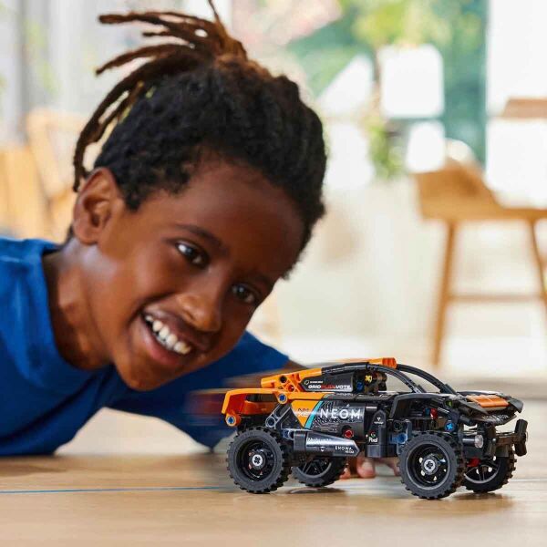LEGO TECHNİC NEOM MCLAREN