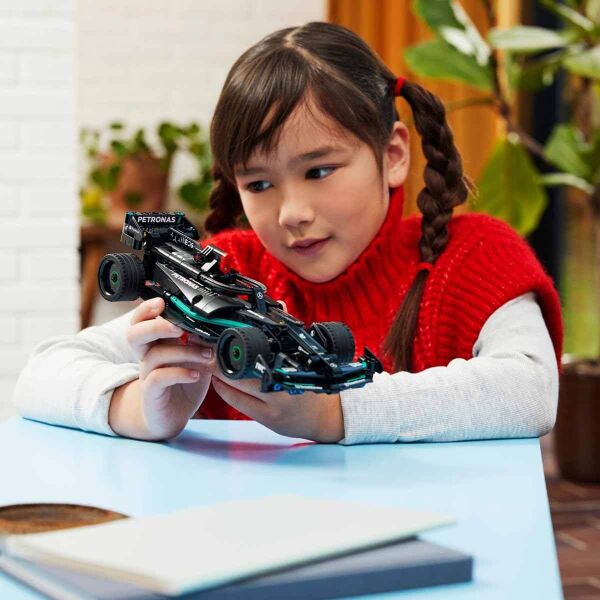 LEGO MERCEDES   F1 W14 E PULL-BACK