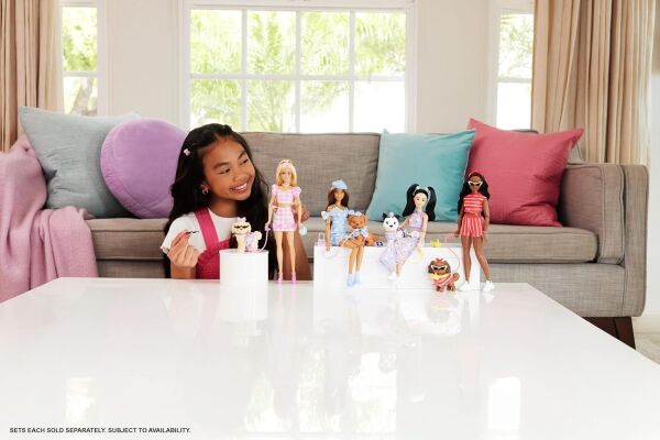 BARBIE SİYAH SAÇLI BEBEK VE KÖPEĞİ
