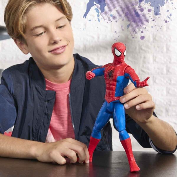 SPİDER-MAN TİTAN SERİSİ AKİYON FİGÜRÜ 30 CM