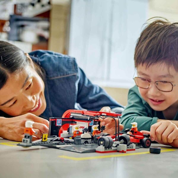 LEGO CITY F1 PITSTOP VE EKİBİ
