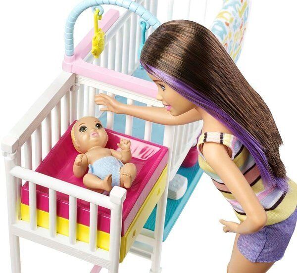 BARBİE BEBEK BAKICISI OYUN SETİ