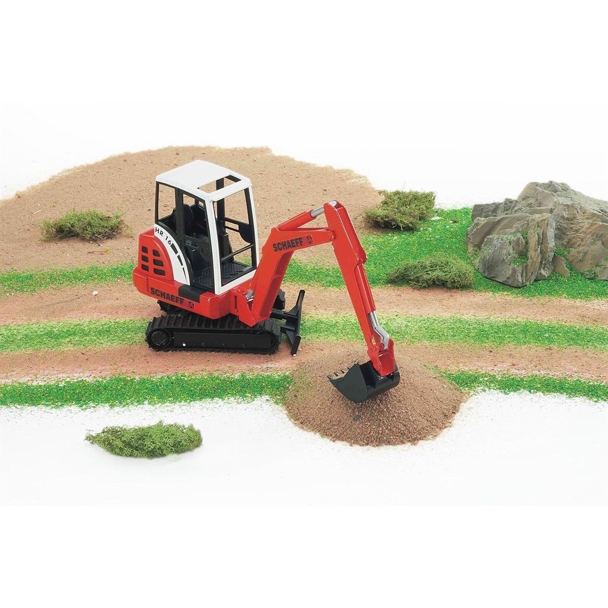 SCHAEFF EXCAVATOR