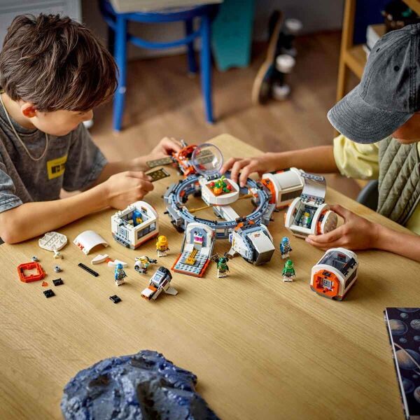 LEGO CİTY MODÜLER UZAY İSTASYONU